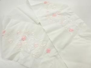 未使用品　枝垂れ桜模様刺繍半衿